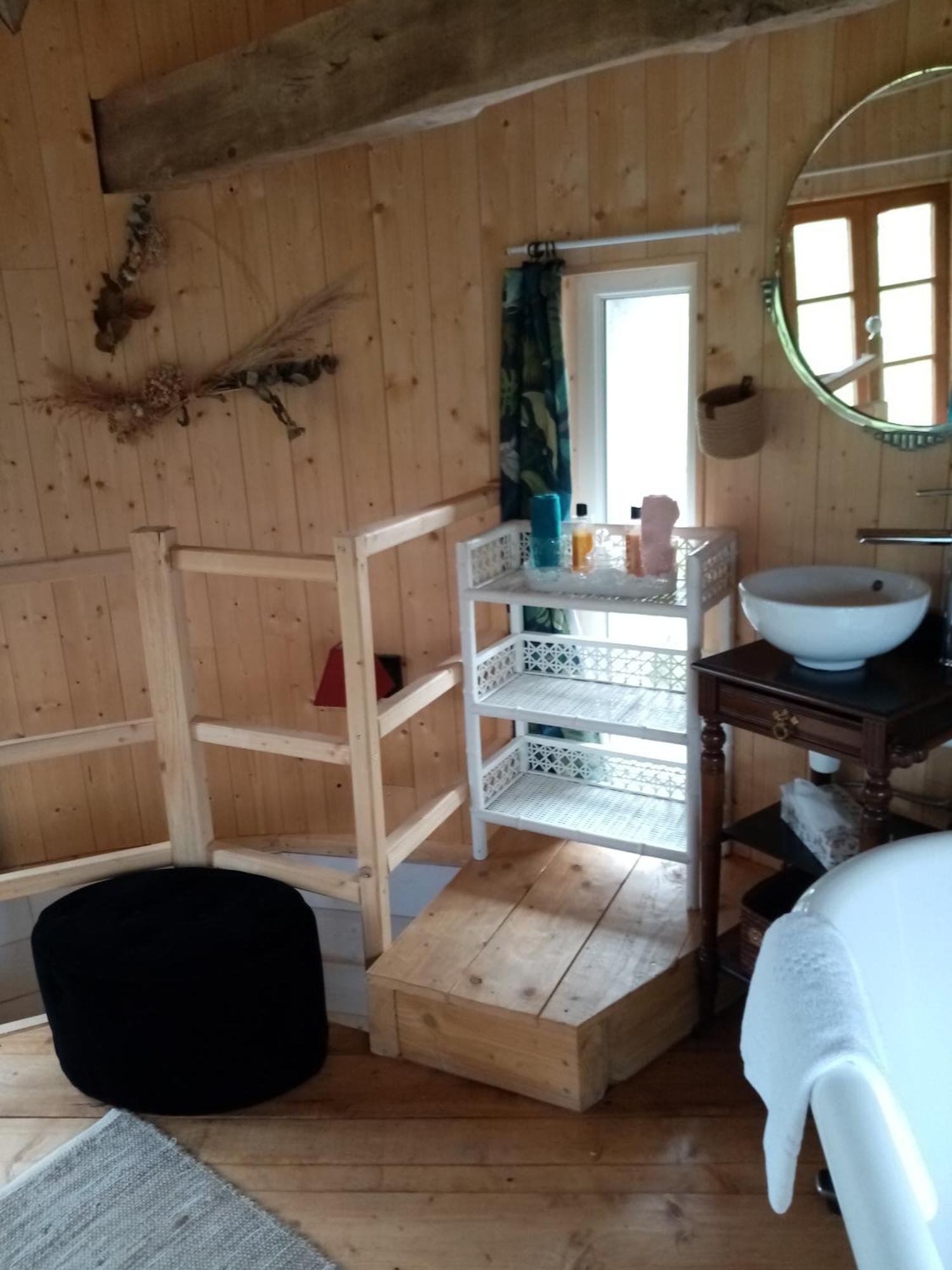 La Tour De Ver Gite Atypique Possibilite Table D'Hotes Sur Reservation Eksteriør bilde