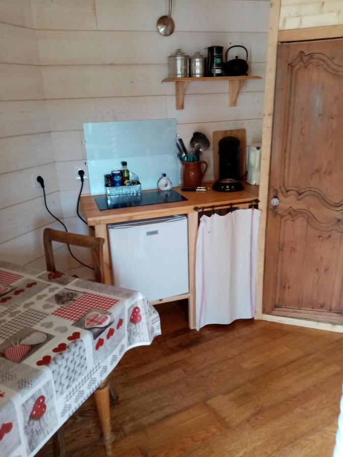 La Tour De Ver Gite Atypique Possibilite Table D'Hotes Sur Reservation Eksteriør bilde